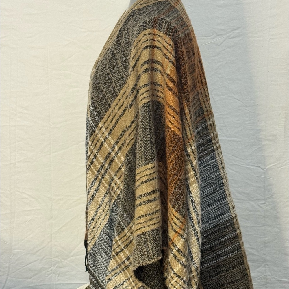 GANZ Black and Tan Plaid Women's Poncho - Picture 4 of 6